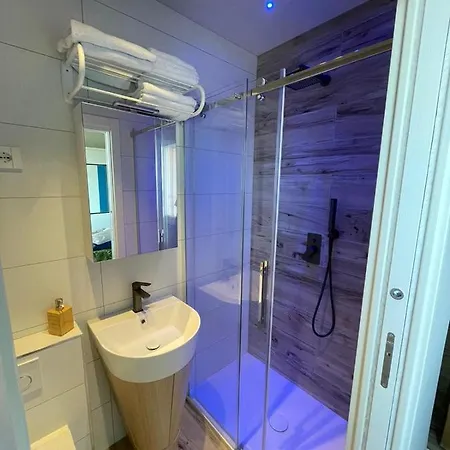 Karpa House Apartament *